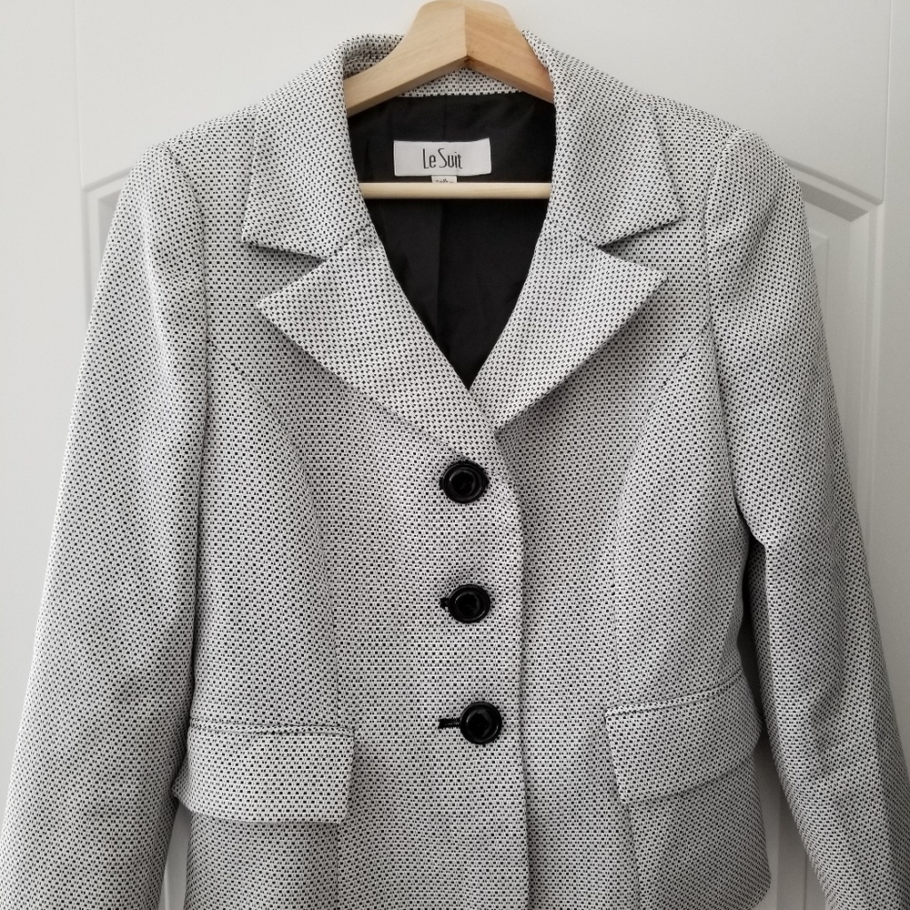 Le Suit Size 4 blazer